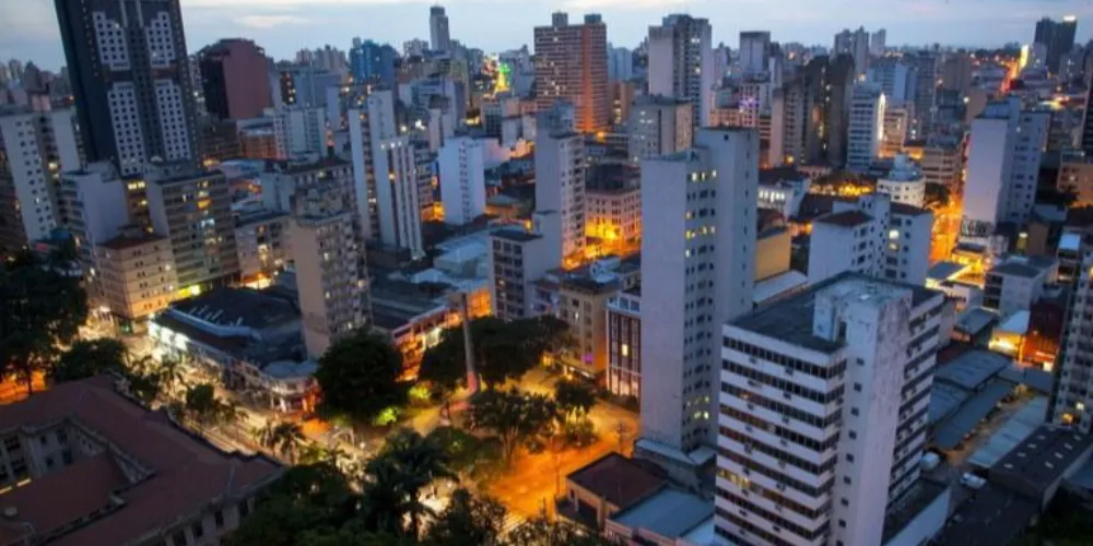 Economia, custo de vida e mercado imobiliário